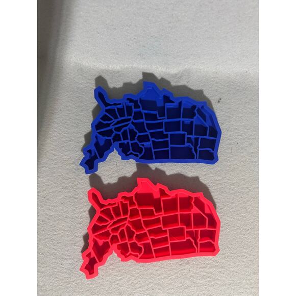 Ice cube tray America shaped with 38 cubes. 2 trays - Picture 4 of 4